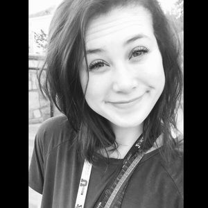 Meet your Posher, Abbe